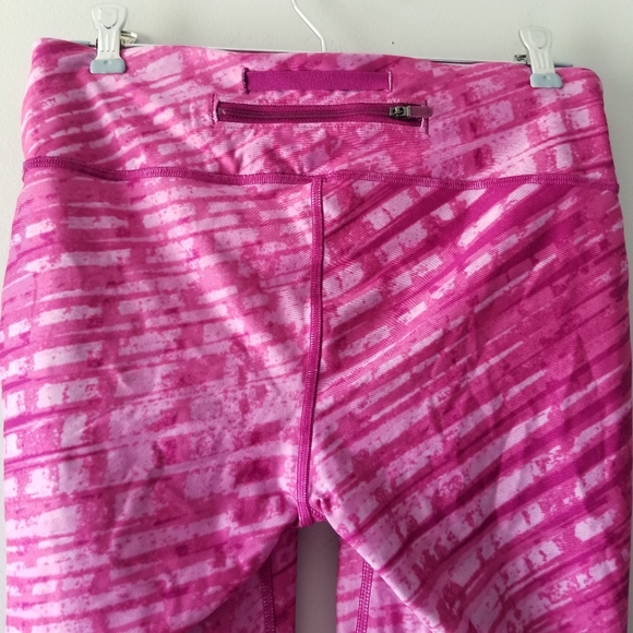 Under Armour Fly By Compression Running Capris - Picture 7 of 9